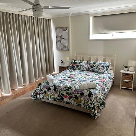 Queensleigh Holiday Apartments Broadbeach Εξωτερικό φωτογραφία