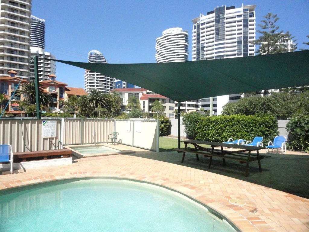 Queensleigh Holiday Apartments Broadbeach Εξωτερικό φωτογραφία