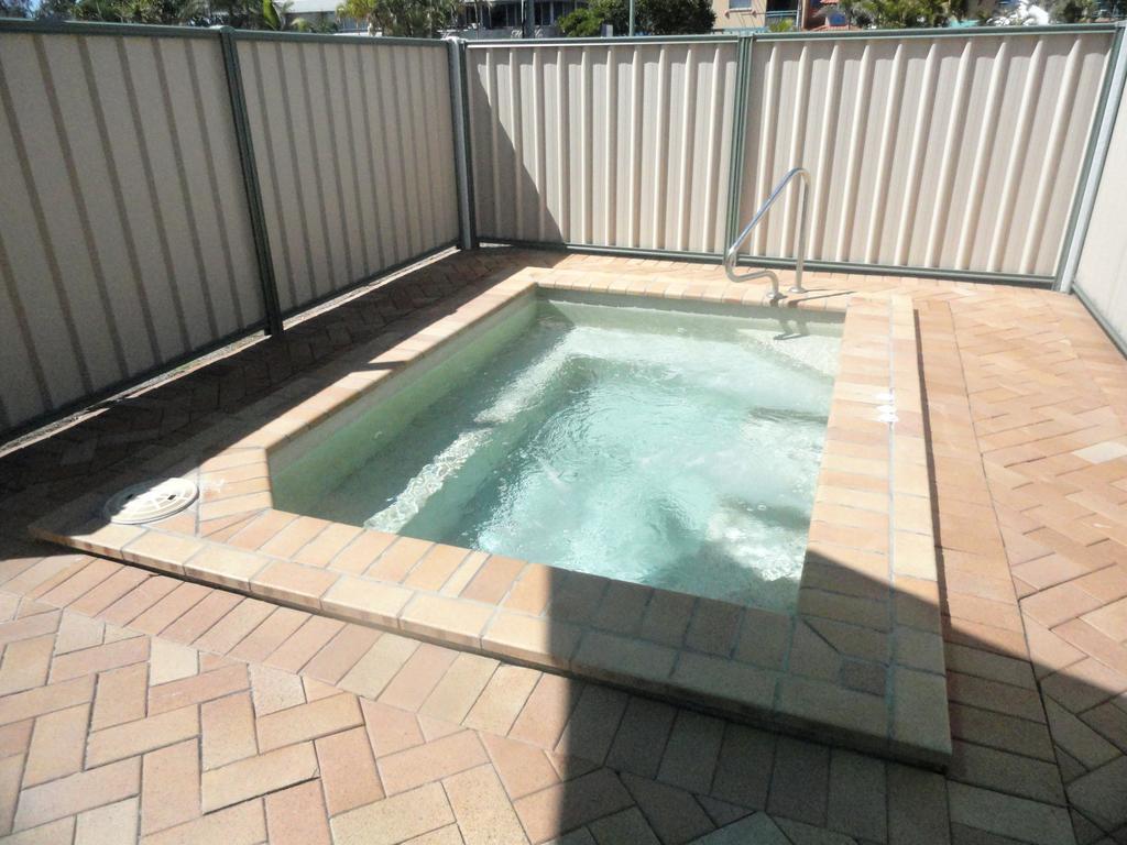 Queensleigh Holiday Apartments Broadbeach Εξωτερικό φωτογραφία