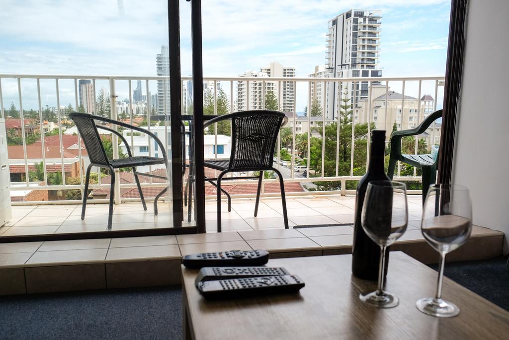 Queensleigh Holiday Apartments Broadbeach Εξωτερικό φωτογραφία