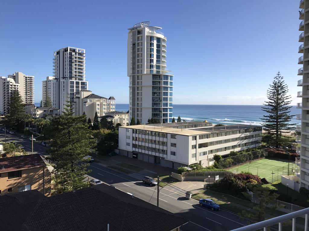 Queensleigh Holiday Apartments Broadbeach Εξωτερικό φωτογραφία